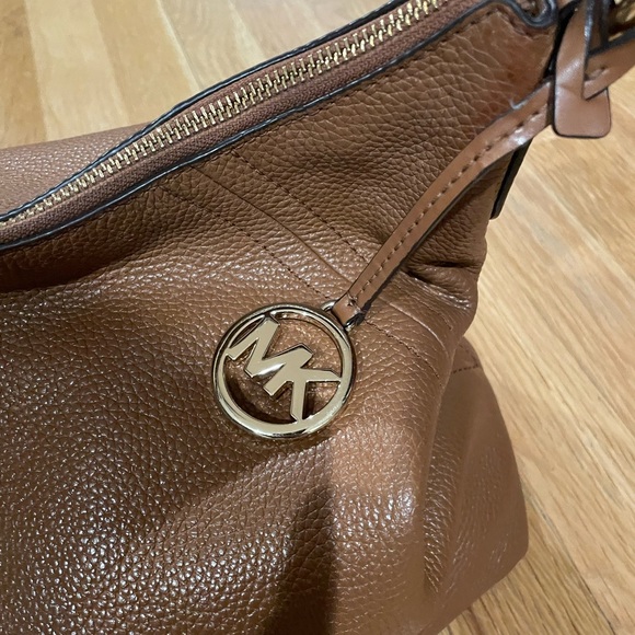 Michael Kors Large Pebbled Bag Never Used - Picture 3 of 13